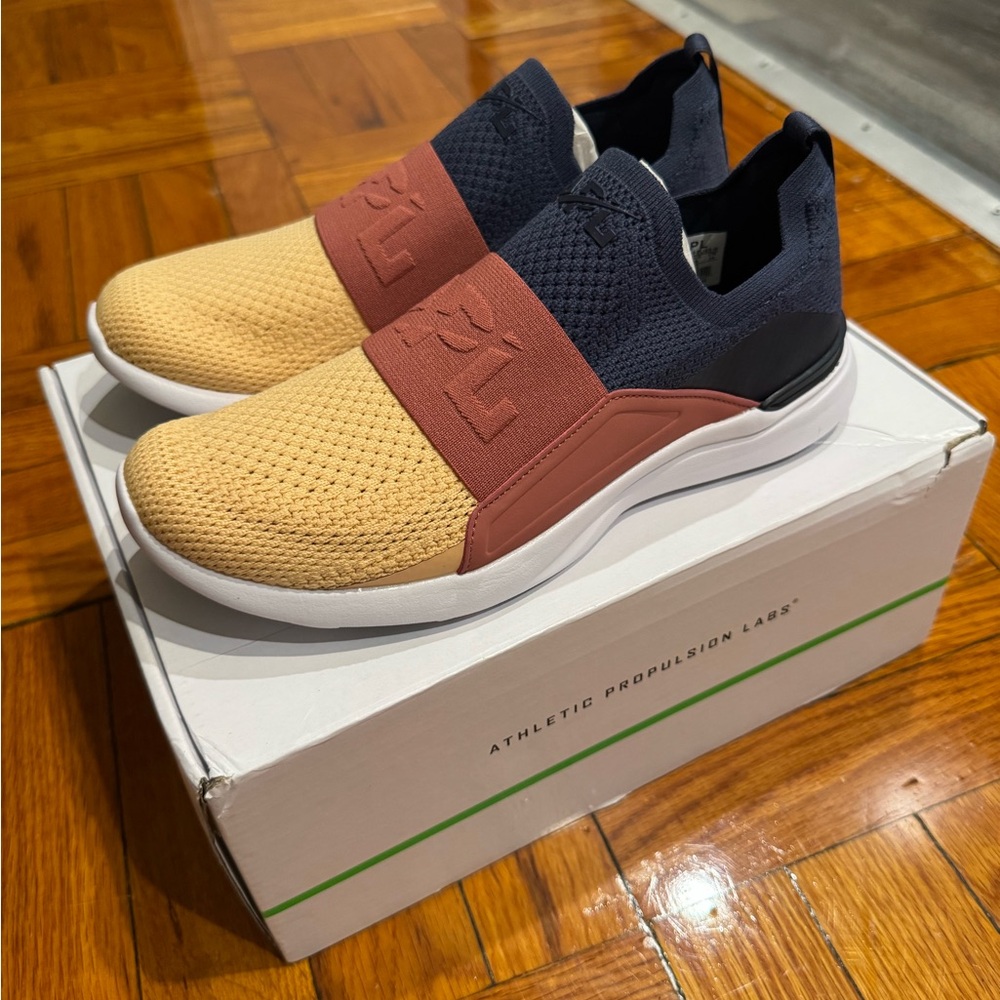APL Women's TechLoom Bliss in Navy and Cedar - Picture 3 of 8